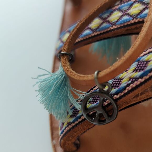 Mabu Sandals Size 9 - Picture 9 of 9